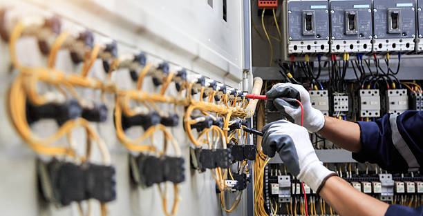 Professional Electrician technician working in Minier, IL